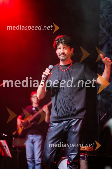  Tomaž Mihelič - Marlenna, član skupine SestreKoncert Svetlane Makarovič Nosimo rdečo zvezdo