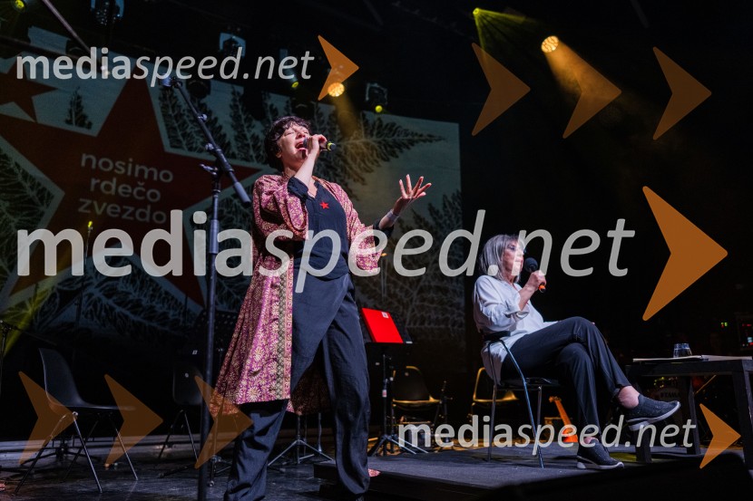  Janja Majzelj, igralka;  Svetlana Makarovič, pisateljicaKoncert Svetlane Makarovič Nosimo rdečo zvezdo