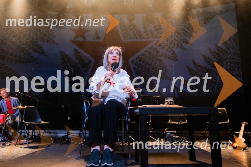  Svetlana Makarovič, pisateljicaKoncert Svetlane Makarovič Nosimo rdečo zvezdo