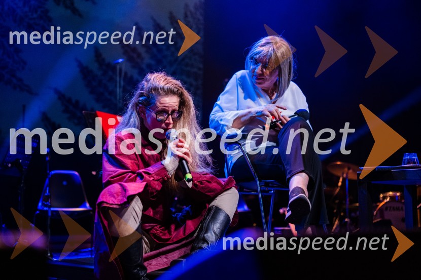  Aphra Tesla, glasbenica;  Svetlana Makarovič, pisateljicaKoncert Svetlane Makarovič Nosimo rdečo zvezdo