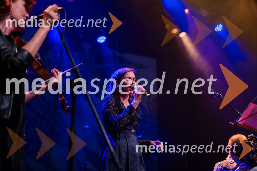  Višnja Fičor, igralkaKoncert Svetlane Makarovič Nosimo rdečo zvezdo