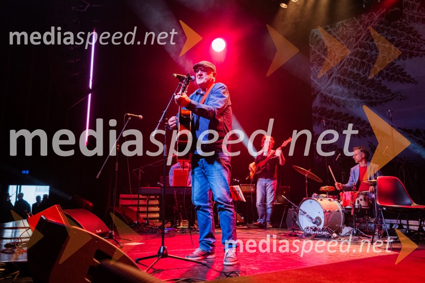  Vlado Poredoš, glasbenik, skupina OrlekKoncert Svetlane Makarovič Nosimo rdečo zvezdo