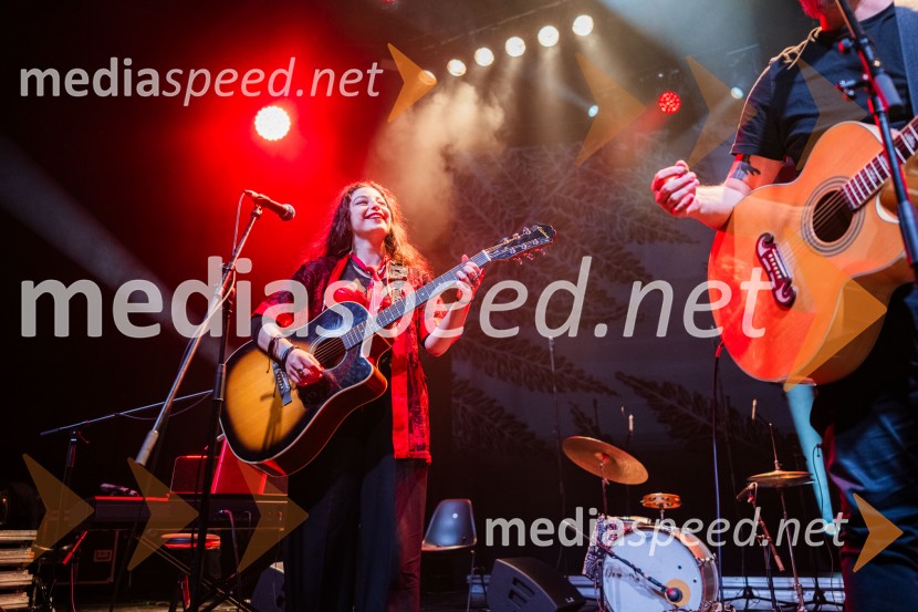  Eva Hočevar, tekmovalka, QL talentKoncert Svetlane Makarovič Nosimo rdečo zvezdo