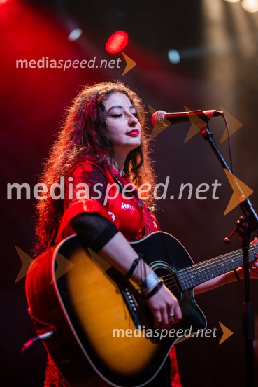  Eva Hočevar, tekmovalka, QL talentKoncert Svetlane Makarovič Nosimo rdečo zvezdo