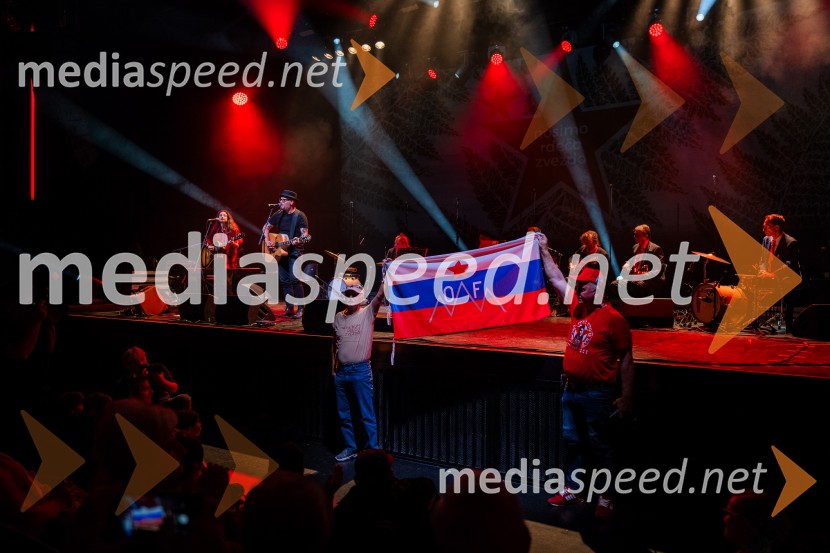 Koncert Svetlane Makarovič Nosimo rdečo zvezdo