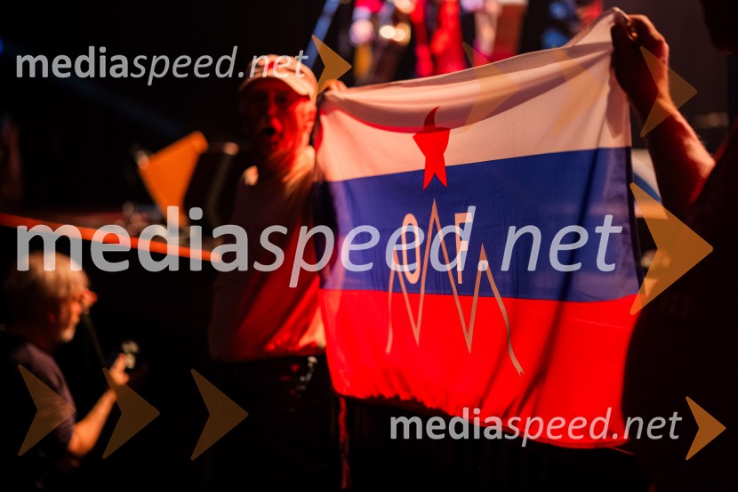 Koncert Svetlane Makarovič Nosimo rdečo zvezdo