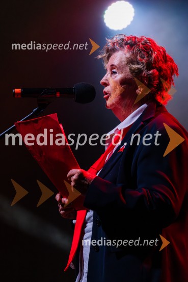 Koncert Svetlane Makarovič Nosimo rdečo zvezdo