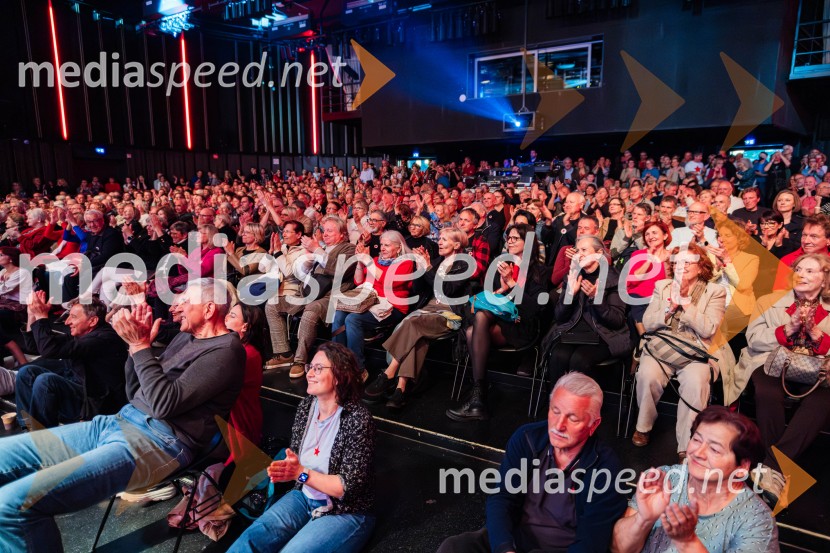 Koncert Svetlane Makarovič Nosimo rdečo zvezdo