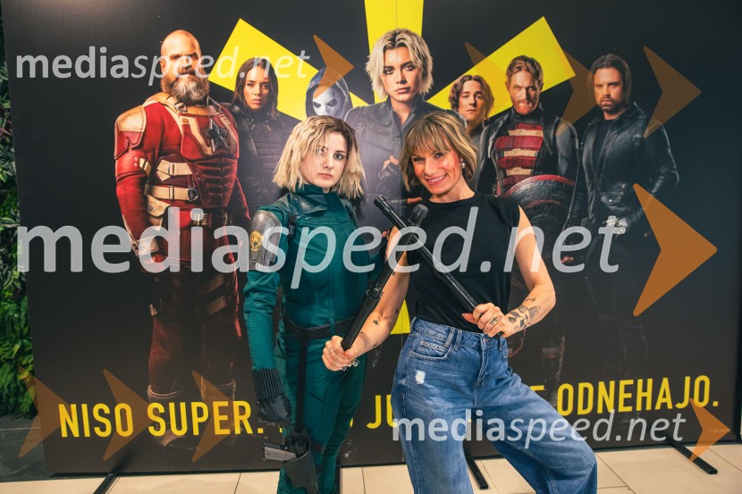  Ari , cosplay;  Ana Raščan, voditeljica in novinarkaVečer superjunakov s filmom Thunderbolti v Cineplexx Ljubljana