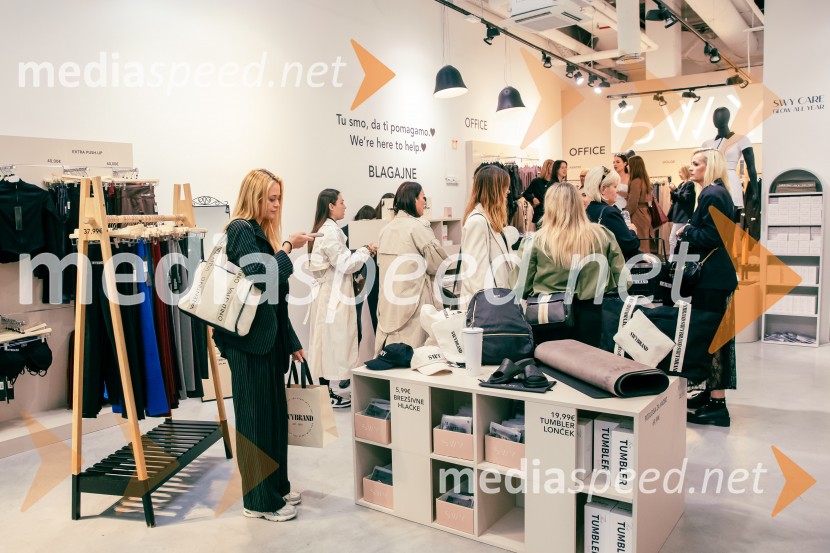 Odprtje prve SWY fizične trgovine v Cityparku