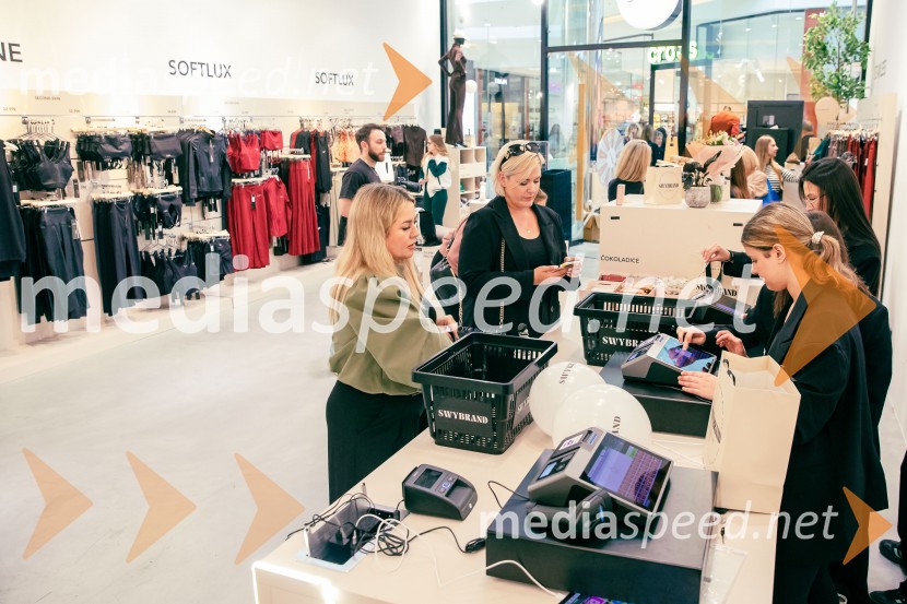 Odprtje prve SWY fizične trgovine v Cityparku