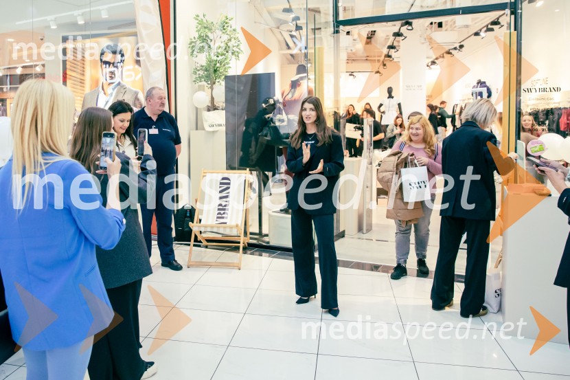  Petra Parovel, lastnica, Swy brand d.o.o.Odprtje prve SWY fizične trgovine v Cityparku