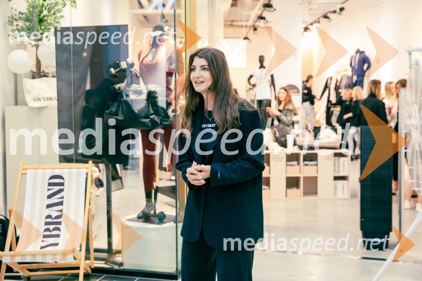  Petra Parovel, lastnica, Swy brand d.o.o.Odprtje prve SWY fizične trgovine v Cityparku