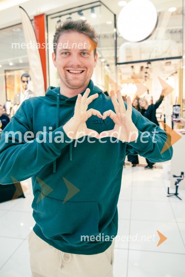  Matjaž Pezdirc, Acro ConnectionOdprtje prve SWY fizične trgovine v Cityparku