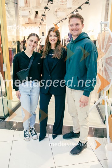  Alja Gomilar Zickero, Acro Connection;  Petra Parovel, lastnica, Swy brand d.o.o.;  Matjaž Pezdirc, Acro ConnectionOdprtje prve SWY fizične trgovine v Cityparku