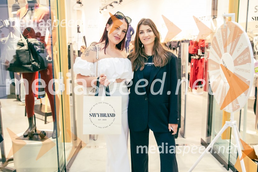  Lara Memon;  Petra Parovel, lastnica, Swy brand d.o.o.Odprtje prve SWY fizične trgovine v Cityparku