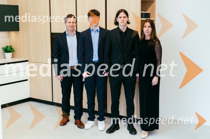  Andrej Fesel, direktor Hiša kuhinj d.o.o.;  ... ;  ... ;  Nataša FeselHiša kuhinj odprla vrata svojega novega salona v Celju