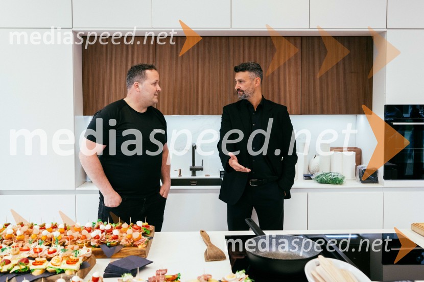  ... ;  Bojan Fesel, direktor Hiša kuhinj d.o.o.Hiša kuhinj odprla vrata svojega novega salona v Celju