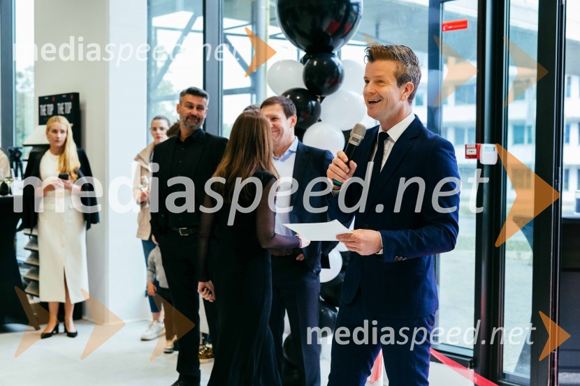  Boštjan Romih, televizijski in radijski voditeljHiša kuhinj odprla vrata svojega novega salona v Celju