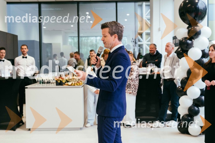  Boštjan Romih, televizijski in radijski voditeljHiša kuhinj odprla vrata svojega novega salona v Celju