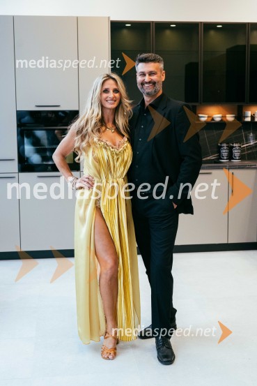  Gordana Grandošek Whiddon, plesalka, lastnica blagovne znamke GGW;  Bojan Fesel, direktor Hiša kuhinj d.o.o.Hiša kuhinj odprla vrata svojega novega salona v Celju