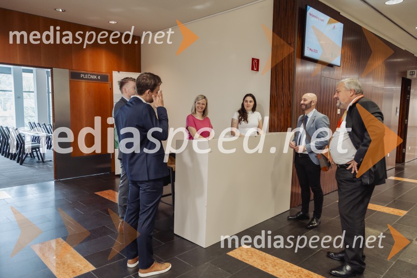 Tehnološka prihodnost učinkovite komunikacije v javni infrastrukturi in poslovnem sektorju, konferenca