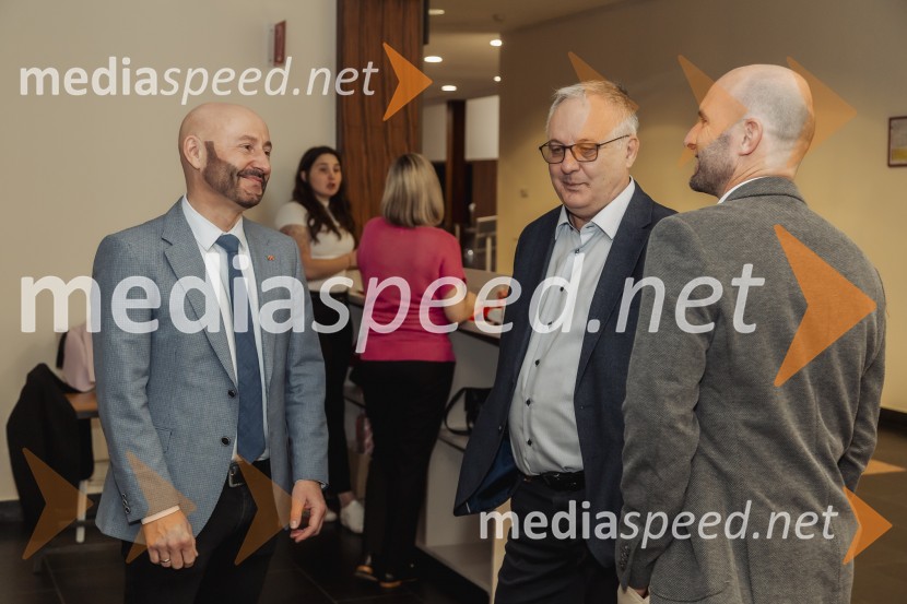  Wilhelm Nest, direktor družbe, Advantage Austria Ljubljana;  Drago Labazan, Commend Österreich GmbH;  Markus Anzinger, Commend Österreich GmbHTehnološka prihodnost učinkovite komunikacije v javni infrastrukturi in poslovnem sektorju, konferenca