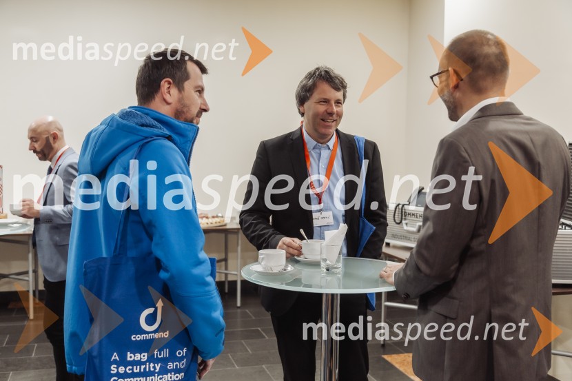  ... ;  Primož Spetič;  ... Tehnološka prihodnost učinkovite komunikacije v javni infrastrukturi in poslovnem sektorju, konferenca