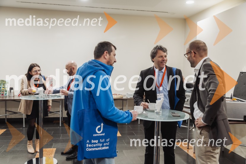  ... ;  Primož Spetič;  ... Tehnološka prihodnost učinkovite komunikacije v javni infrastrukturi in poslovnem sektorju, konferenca