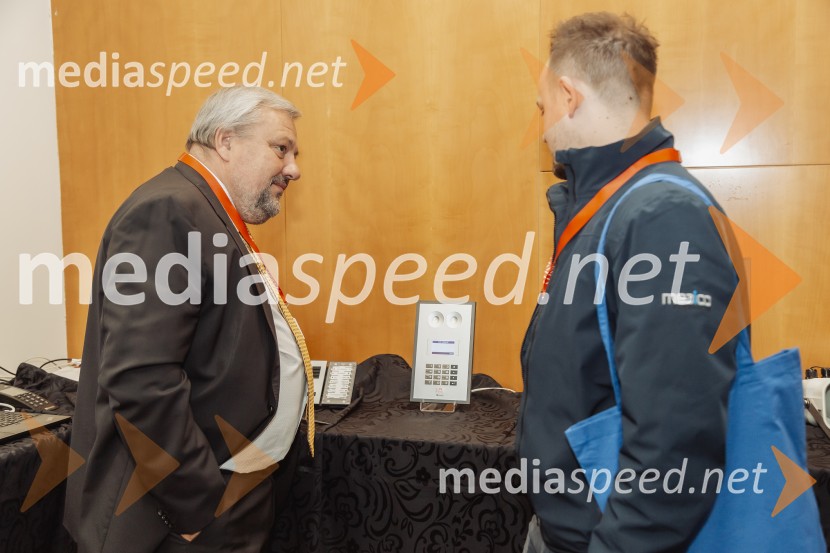  Božo Emeršič, Dimaco ;  Matic EmeršičTehnološka prihodnost učinkovite komunikacije v javni infrastrukturi in poslovnem sektorju, konferenca