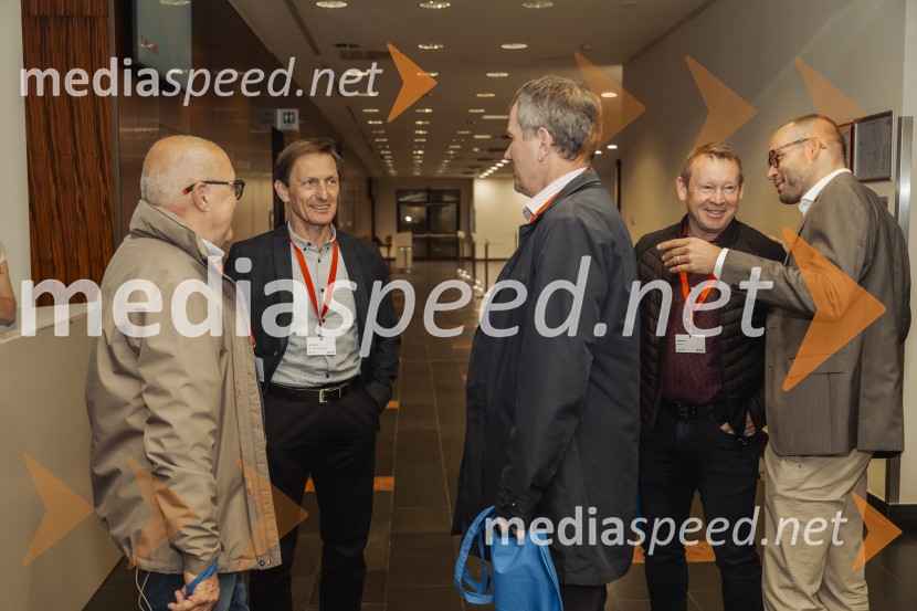  Matjaž Uršič;  Jože Urbanc, DRI upravljanje investicij d.o.o;  Predrag Pantelić, ONAG d.o.o.Tehnološka prihodnost učinkovite komunikacije v javni infrastrukturi in poslovnem sektorju, konferenca