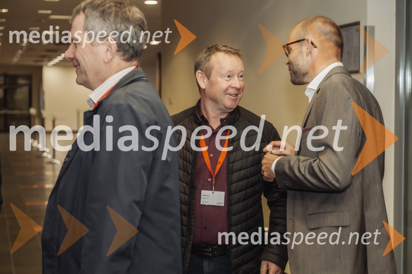  Predrag Pantelić, ONAG d.o.o.;  Boris Milič, Kontron d.o.o.;  ... Tehnološka prihodnost učinkovite komunikacije v javni infrastrukturi in poslovnem sektorju, konferenca