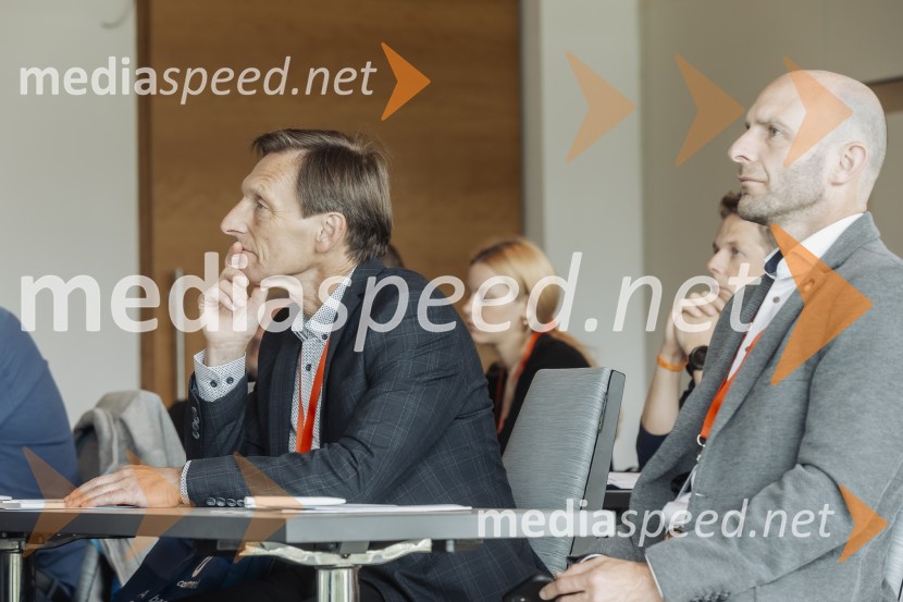  Jože Urbanc, DRI upravljanje investicij d.o.o;  Markus Anzinger, Commend Österreich GmbHTehnološka prihodnost učinkovite komunikacije v javni infrastrukturi in poslovnem sektorju, konferenca