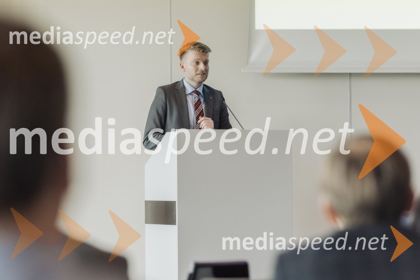  Bernd Andersson, Advantage AustriaTehnološka prihodnost učinkovite komunikacije v javni infrastrukturi in poslovnem sektorju, konferenca