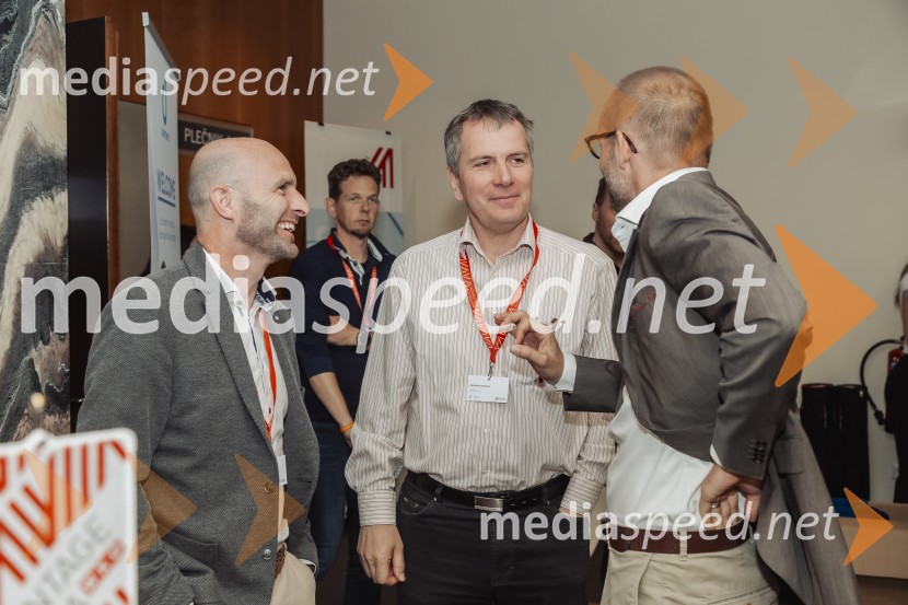  Markus Anzinger, Commend Österreich GmbH;  Predrag Pantelić, ONAG d.o.o.;  ... Tehnološka prihodnost učinkovite komunikacije v javni infrastrukturi in poslovnem sektorju, konferenca