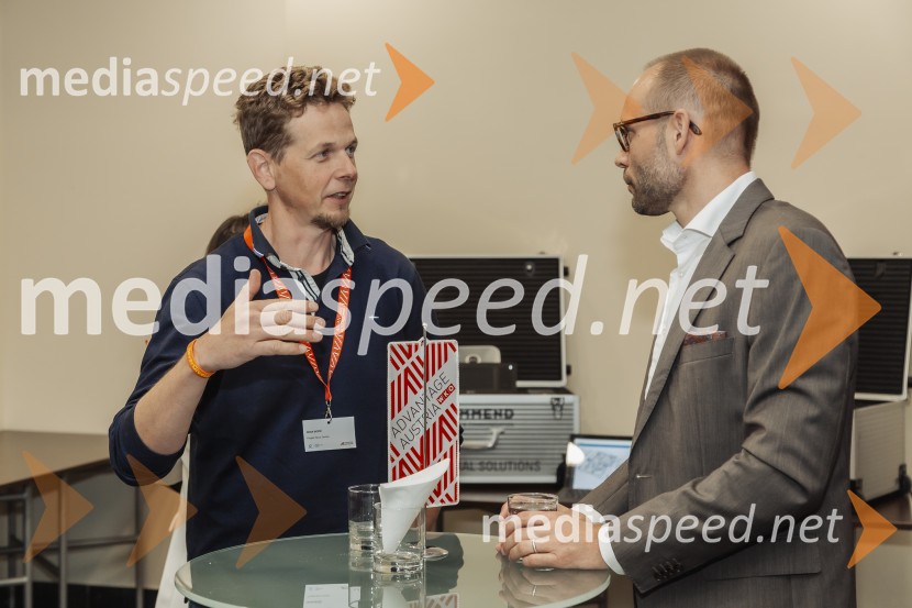  Dean Božič, Projekt Nova Gorica;  ... Tehnološka prihodnost učinkovite komunikacije v javni infrastrukturi in poslovnem sektorju, konferenca