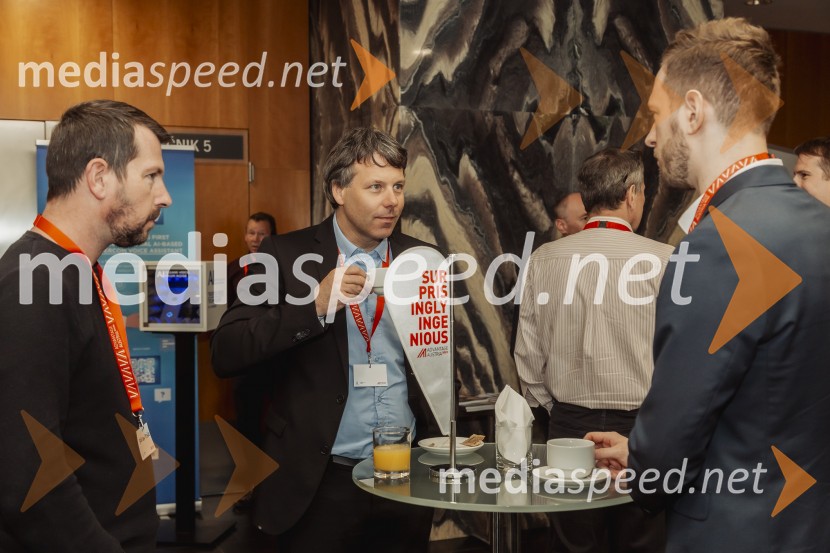 Tehnološka prihodnost učinkovite komunikacije v javni infrastrukturi in poslovnem sektorju, konferenca