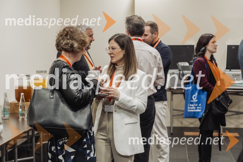  ... ;  Anja Bačko, TikoproTehnološka prihodnost učinkovite komunikacije v javni infrastrukturi in poslovnem sektorju, konferenca