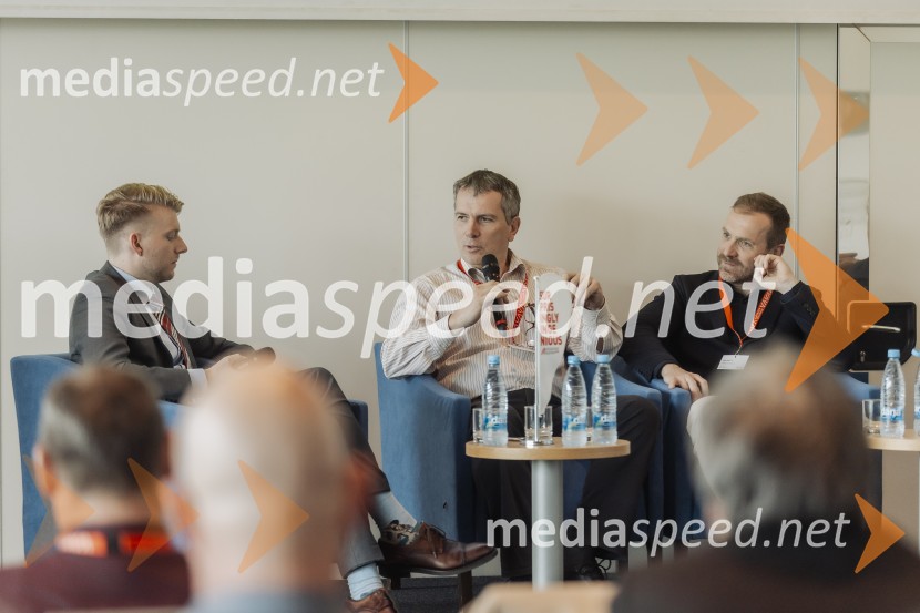  Bernd Andersson, Advantage Austria;  Predrag Pantelić, ONAG d.o.o.;  Sinan MihelčičTehnološka prihodnost učinkovite komunikacije v javni infrastrukturi in poslovnem sektorju, konferenca