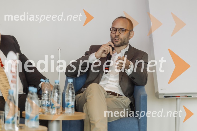 Tehnološka prihodnost učinkovite komunikacije v javni infrastrukturi in poslovnem sektorju, konferenca