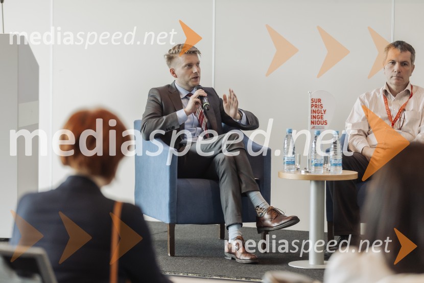  Bernd Andersson, Advantage Austria;  Predrag Pantelić, ONAG d.o.o.Tehnološka prihodnost učinkovite komunikacije v javni infrastrukturi in poslovnem sektorju, konferenca