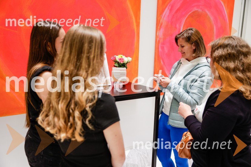 Ekskluzivna predstavitev prehranskih dodatkov Novacell in linije Royal Cells