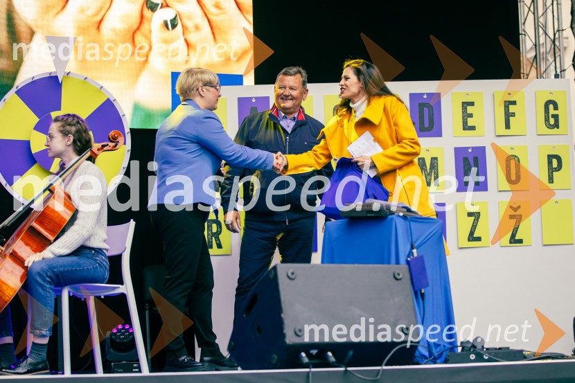 dr. Jerneja Jug Jerše, vodja Predstavništva Evropske komisije v Sloveniji; dr. Aleksander Jevšek, minister za kohezijo in regionalni razvoj;  Nataša Naneva, manekenkaDan Evrope 2025