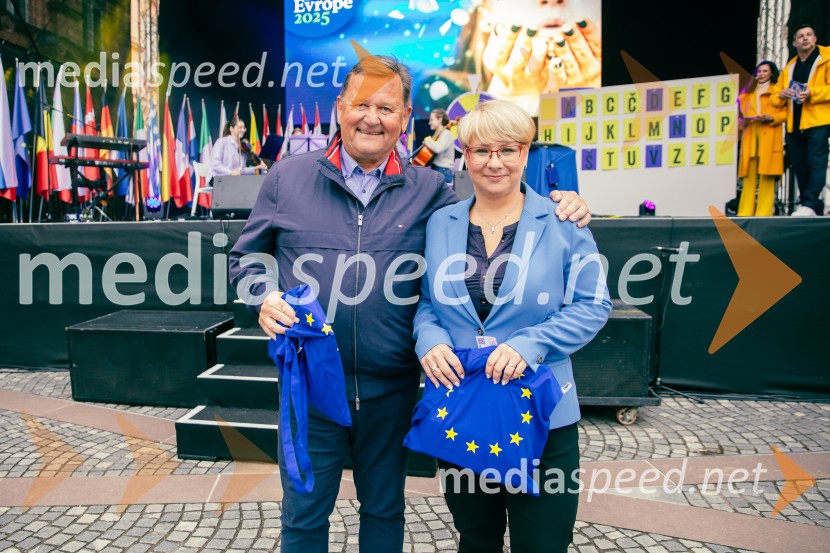 dr. Aleksander Jevšek, minister za kohezijo in regionalni razvoj; dr. Jerneja Jug Jerše, vodja Predstavništva Evropske komisije v SlovenijiDan Evrope 2025