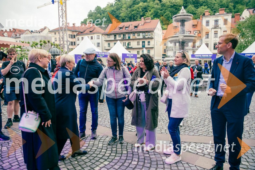 dr. Jerneja Jug Jerše, vodja Predstavništva Evropske komisije v Sloveniji; dr. Nataša Pirc Musar, predsednica Republike Slovenije;  ... ;  ... ;  ... Dan Evrope 2025