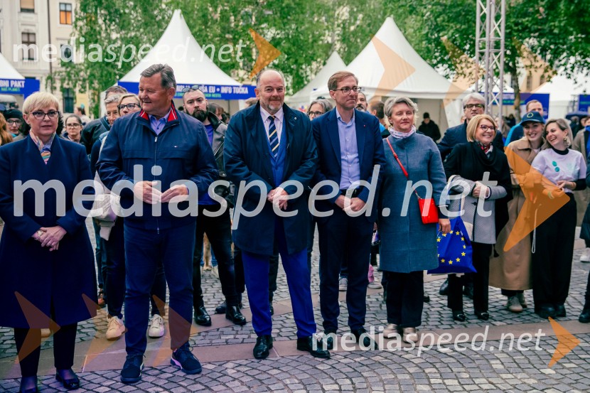 dr. Nataša Pirc Musar, predsednica Republike Slovenije; dr. Aleksander Jevšek, minister za kohezijo in regionalni razvoj;  ... ;  Marko Koprivc, državni sekretar;  ... Dan Evrope 2025