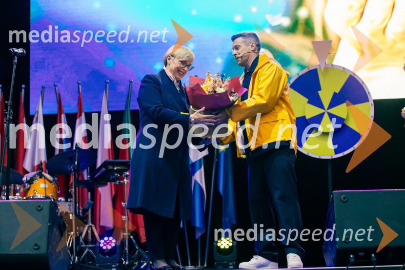 dr. Nataša Pirc Musar, predsednica Republike Slovenije;  Klemen Bučan, radijski voditelj, stand-up komik, DJDan Evrope 2025