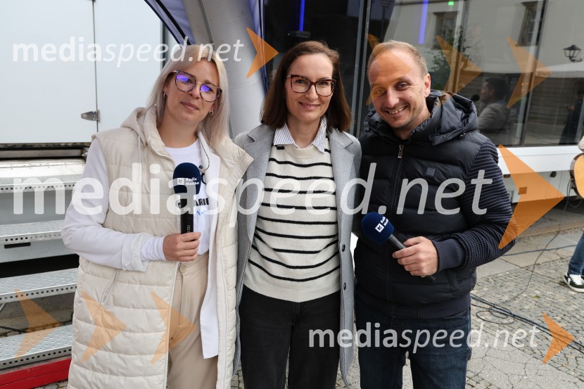  ... ;  Vesna Martinec, v.d. urednica, Radio Maribor;  Kristjan  Šmid, napovedovalec, Radio MariborRadio Maribor praznuje 80 let