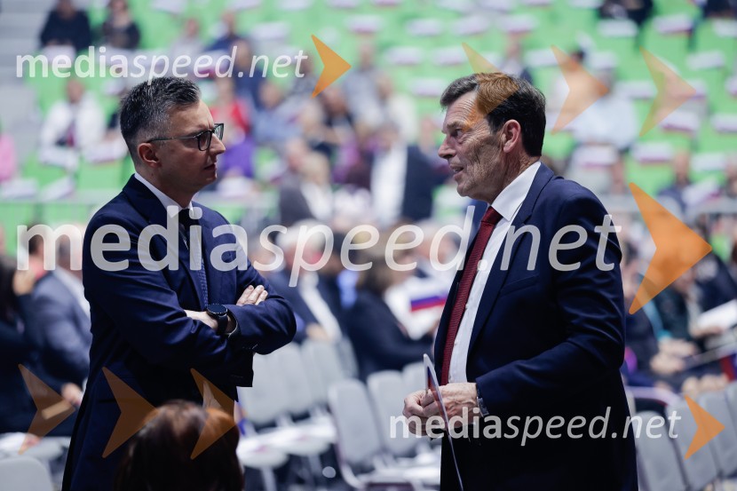  Marjan  Šarec, minister za obrambo;  ... Slovesnost ob 80. obletnici konca druge svetovne vojne