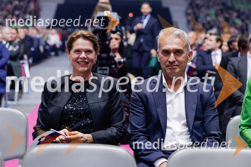 mag. Alenka Bratušek, Ministrica za infrastrukturo;  Mitja CvjetičaninSlovesnost ob 80. obletnici konca druge svetovne vojne